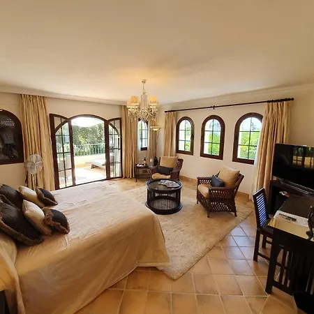 B&B Villa Belmundo - Puerto Banus Bed & Breakfast *
